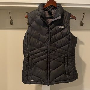 North face black vest size large